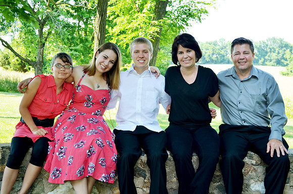 Family portrait by Elyk Studios Photography - Delaware photographer