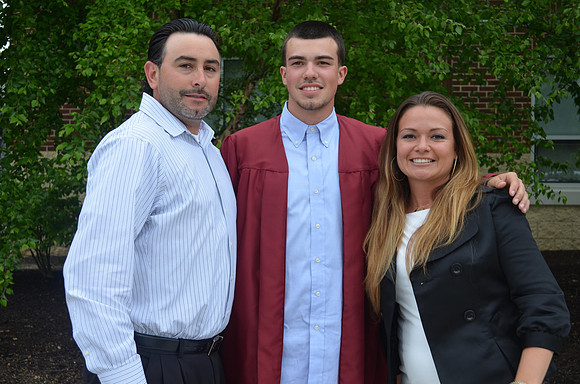 Family portrait by Elyk Studios Photography - Delaware photographer